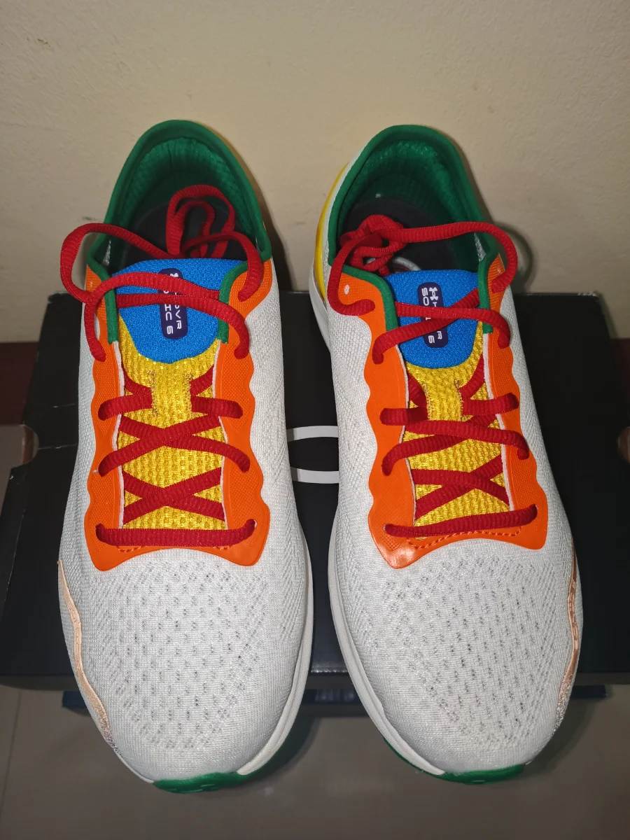 Under Armour Hovr Sonic 6 top photo