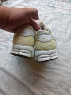 Nike Vomero 5  left photo