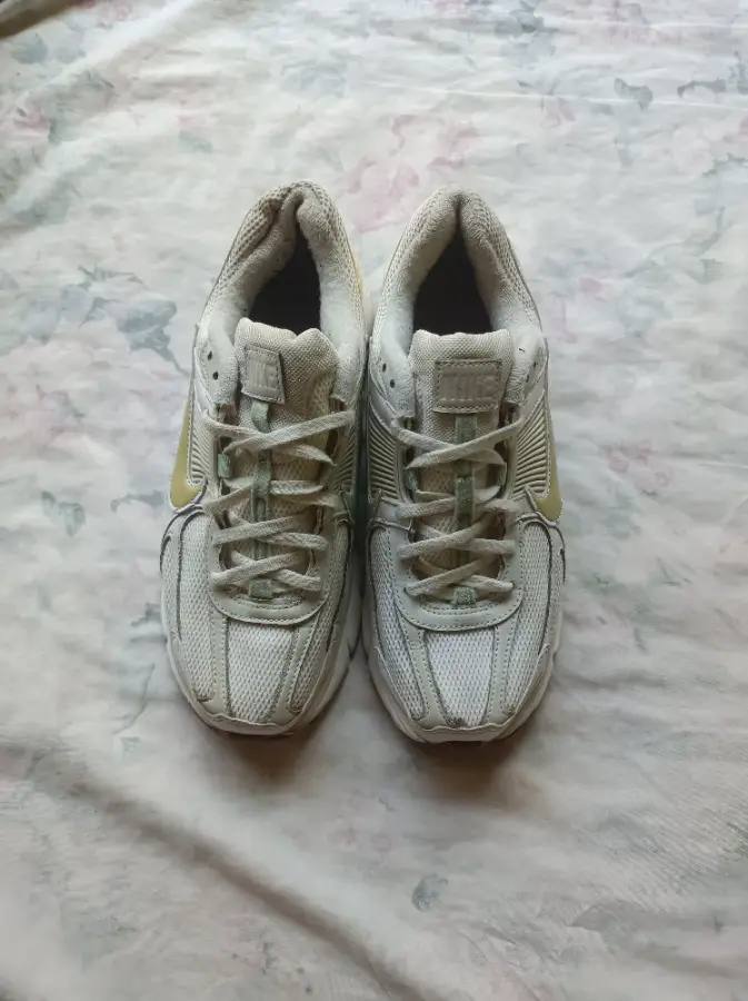 Main shoe photo
