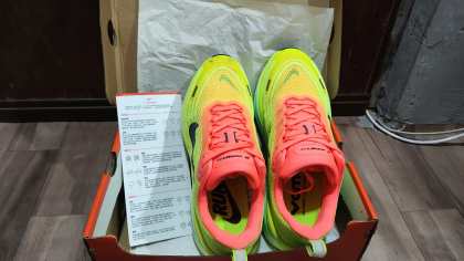 Nike Vomero Plus
