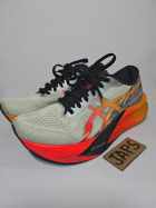 Asics Magic Speed 4 front photo