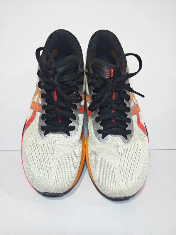 Asics Magic Speed 4 top photo